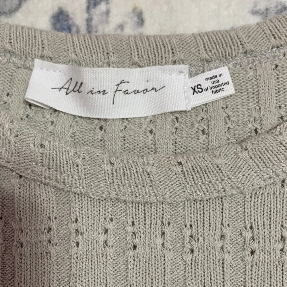 Light Grey Knit Short Sleeve Top - Picture 2 of 6